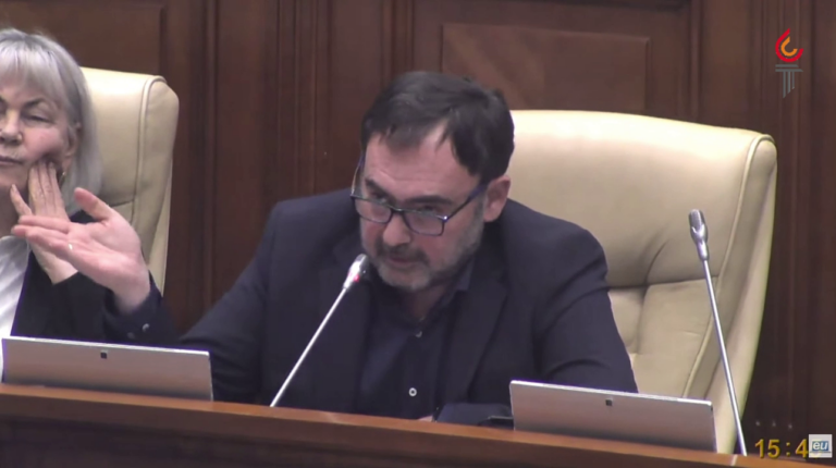 Министр энергетики не смог ответить ни на один из заданных Марком Ткачуком вопросов.